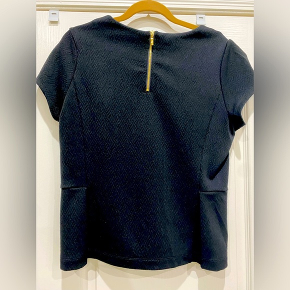 Liz Claiborne ladies black textured peplum top Size Large - Picture 2 of 4